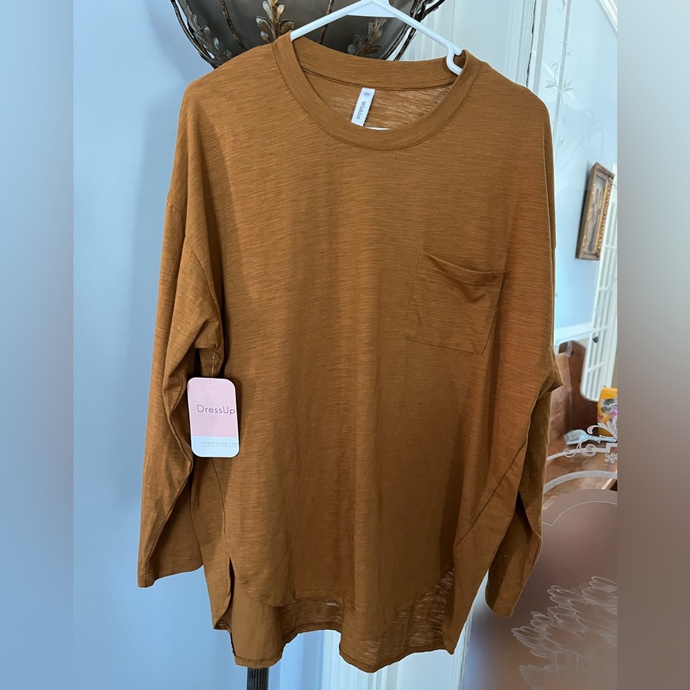 Wishlist size S/M long sleeve top color Camel NWT